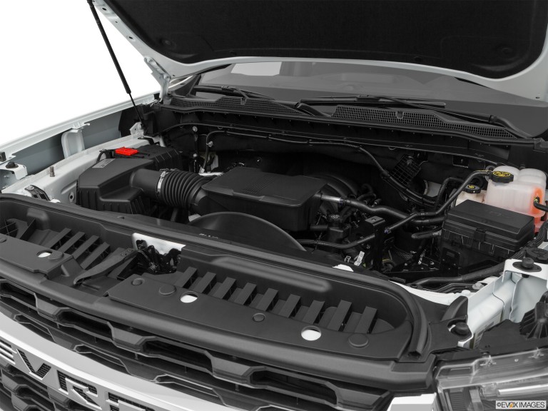 Chevys 6.0L V8 is a powerful standard engine that should handle just about anything