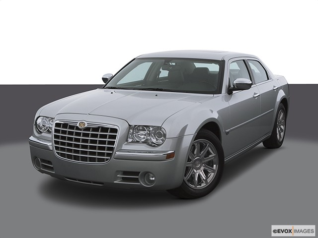 2005 Chrysler 300 Read Owner And Expert Reviews Prices Specs