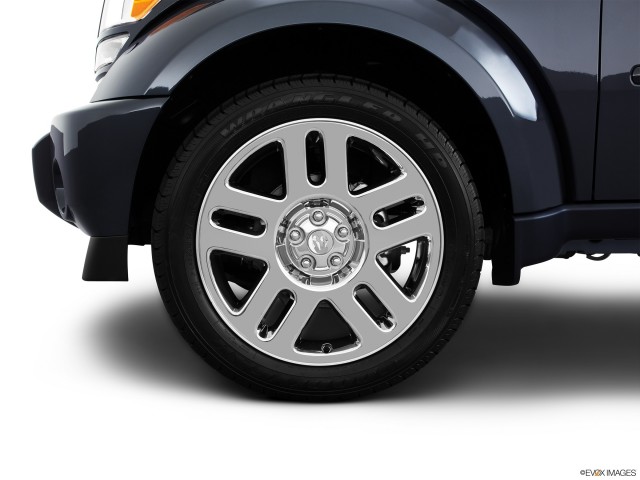 2011 Dodge Nitro Tire Closeup