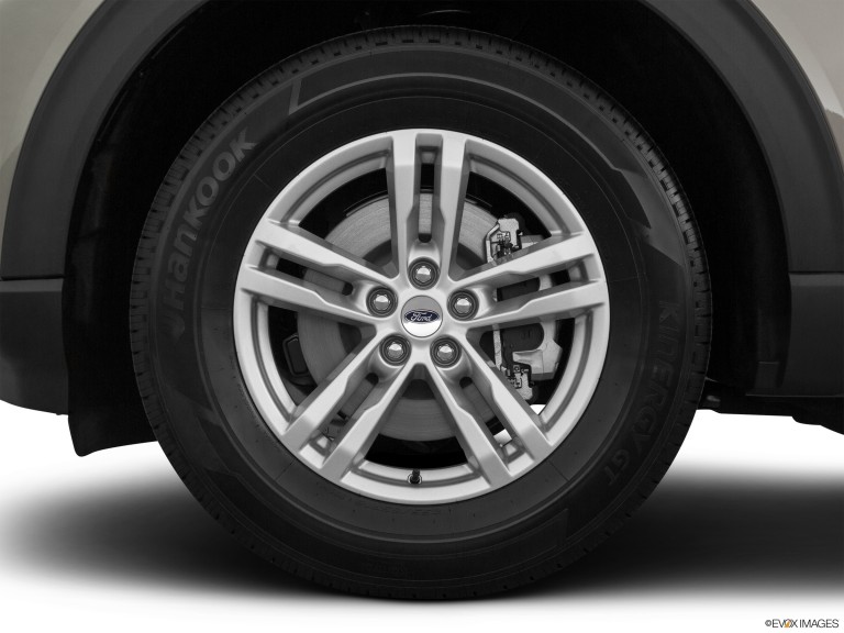 2020 Ford Explorer Tire Closeup