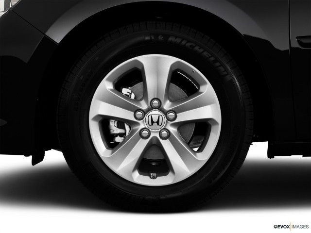 Black 2010 Honda Odyssey Tire Closeup