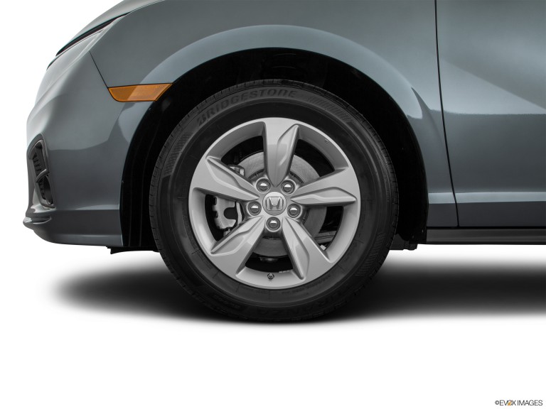 2020 Honda Odyssey Tire Closeup
