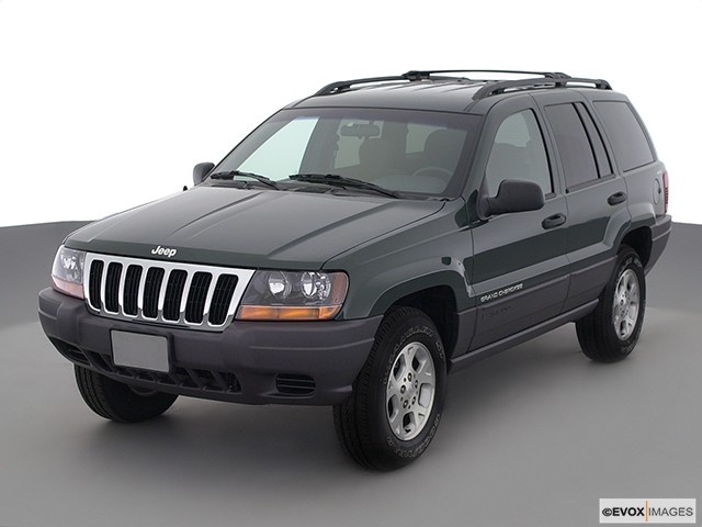 Green 2001 Jeep Grand Cherokee Laredo From Front-Driver Side