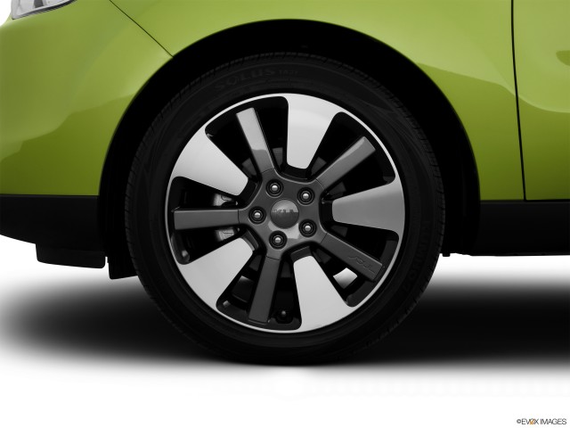 2015 Kia Soul Tire Closeup
