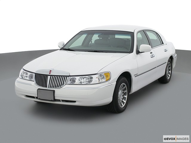 2002 Lincoln Town Car | Read Owner and 