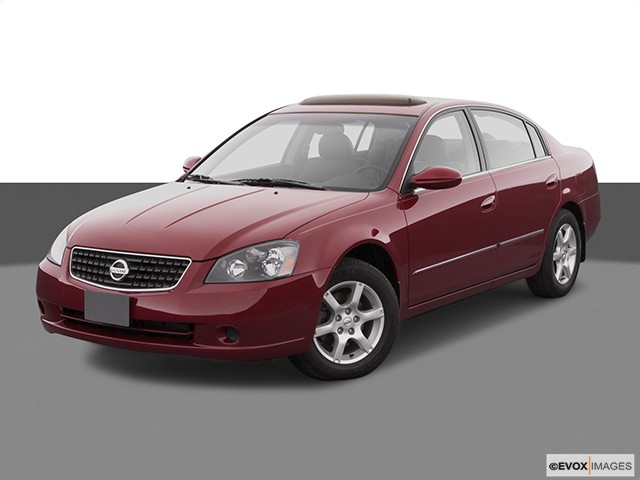 Red 2005 Nissan Altima 2.5S From Front-Driver Side