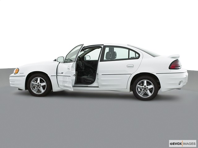 White 2000 Pontiac Grand Am GT From Driver Side