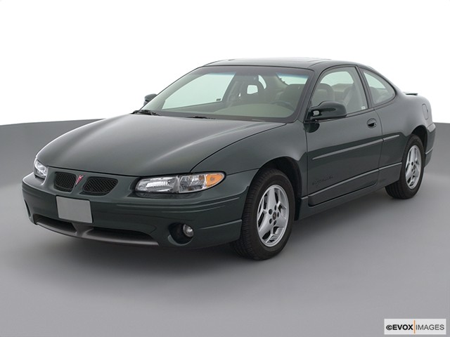 Green 2002 Pontiac Grand Prix GT From Front-Driver Side