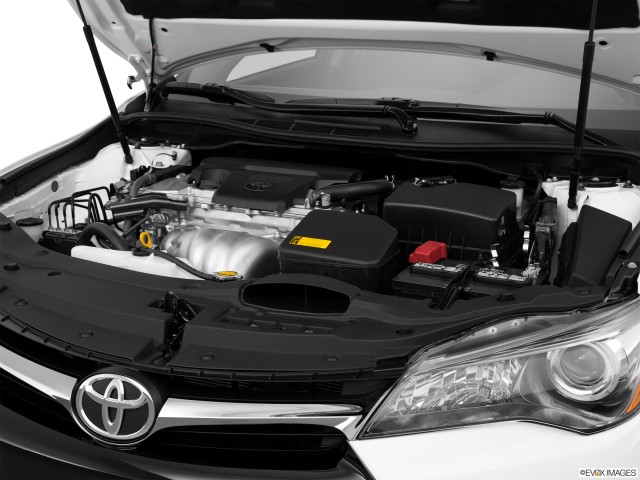 2015 Toyota Camry SE Open Hood Showing Engine