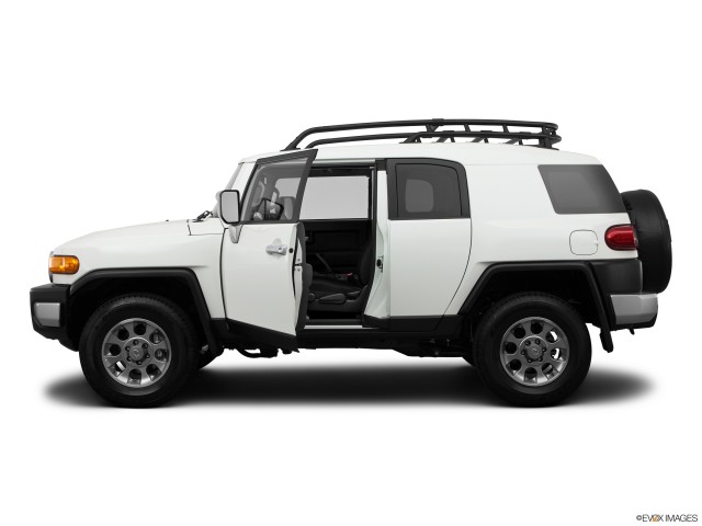 2012 Toyota Fj Cruiser Read Owner And Expert Reviews Prices Specs