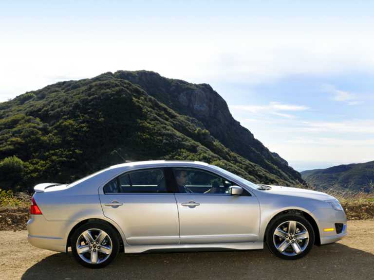 Silver 2012 Ford Fusion With Mountain View