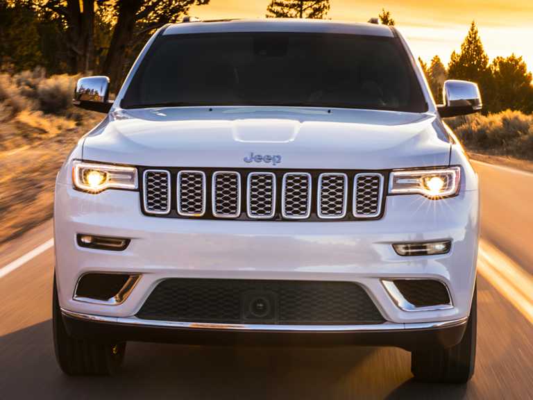 White 2020 Jeep Grand Cherokee In Motion