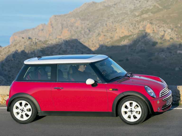 Red 2006 Mini Cooper S In Motion