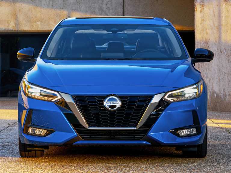 Blue 2020 Nissan Sentra From Front Side