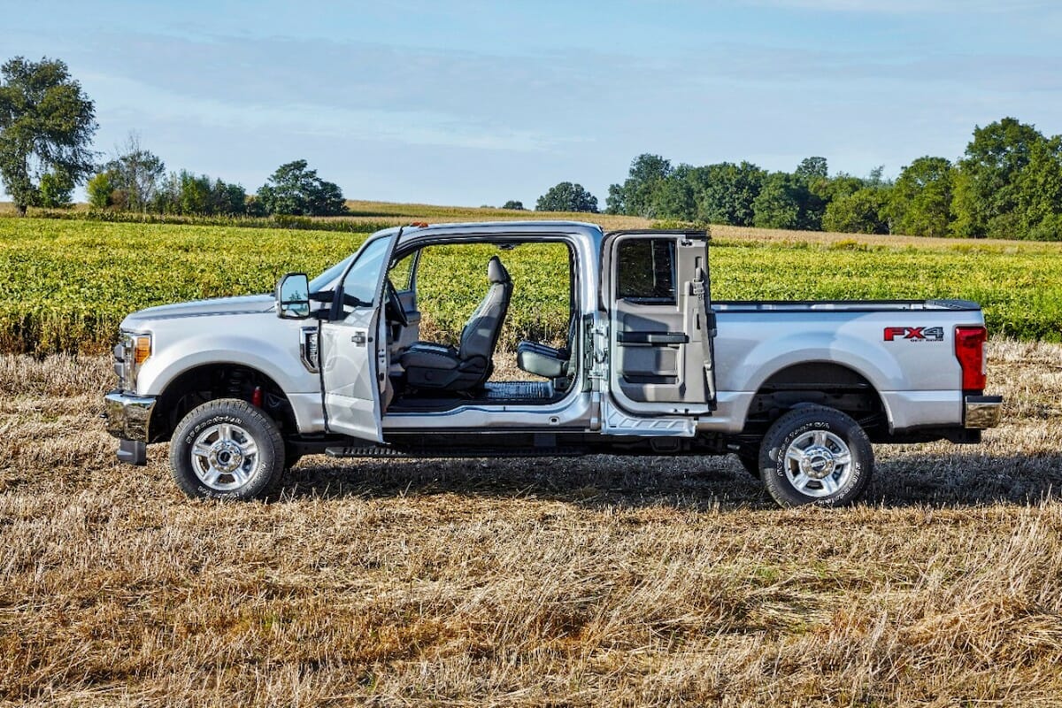 2017 Ford F-250 XL - Photo by Ford