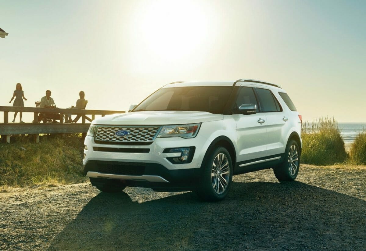 2017 Ford Explorer Platinum - Photo by Ford