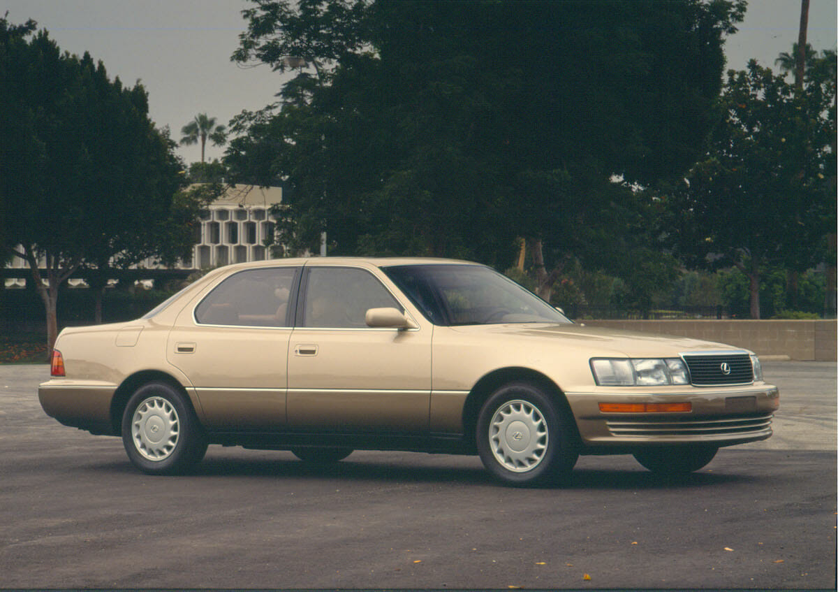 1990 Lexus LS400 - Photo by Lexus