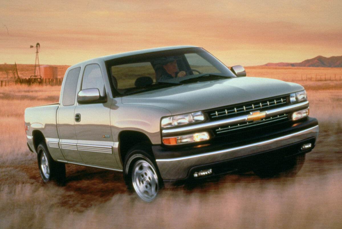 1999 Chevrolet Silverado - Photo by Chevrolet