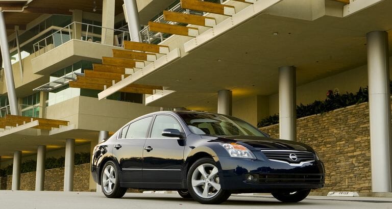 2007 Nissan Altima Review: Expensive Troublesome Sedan With A Short Lifespan