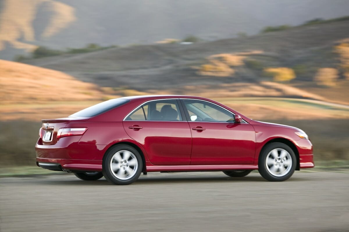 2008 Toyota Camry SE - Photo by Toyota