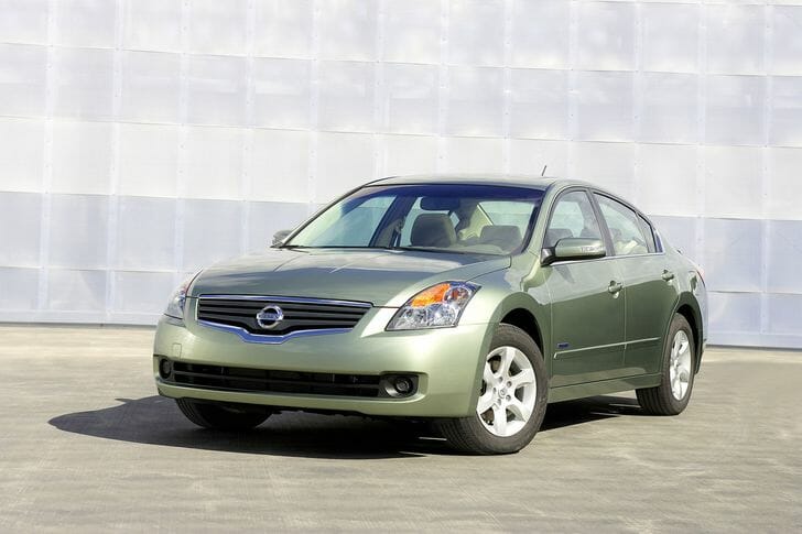 2009 Nissan Altima Review: A Midsize Car With Some New Problems