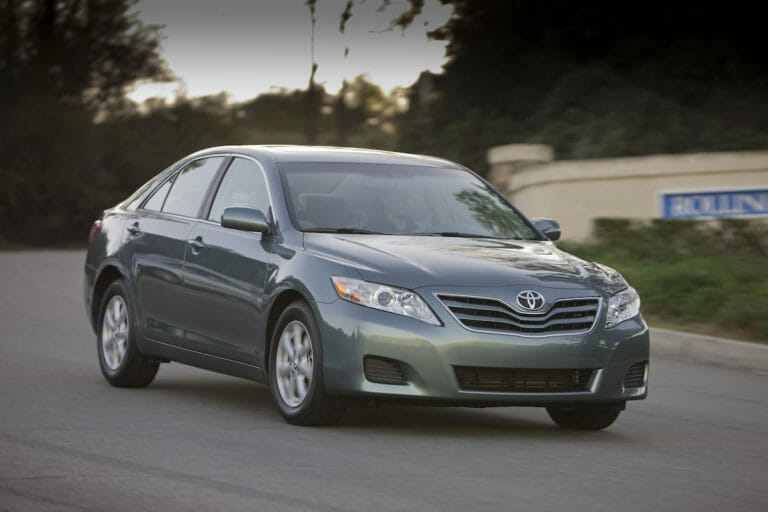 2011 Toyota Camry: Oil Type And Capacity