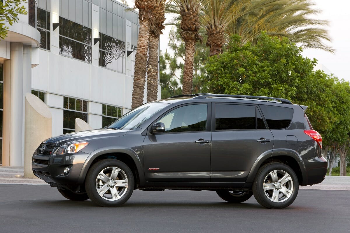 2011 Toyota RAV4 Engines: A Capable Four-Cylinder and a Peppy V6