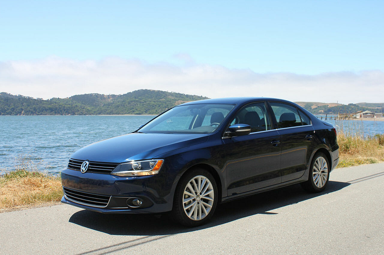 2011 Volkswagen Jetta Review: An Efficient Compact Car With New Styling