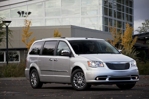 2012 Chrysler Town & Country Review: Unreliable And Expensive Minivan That Won’t Hold Up