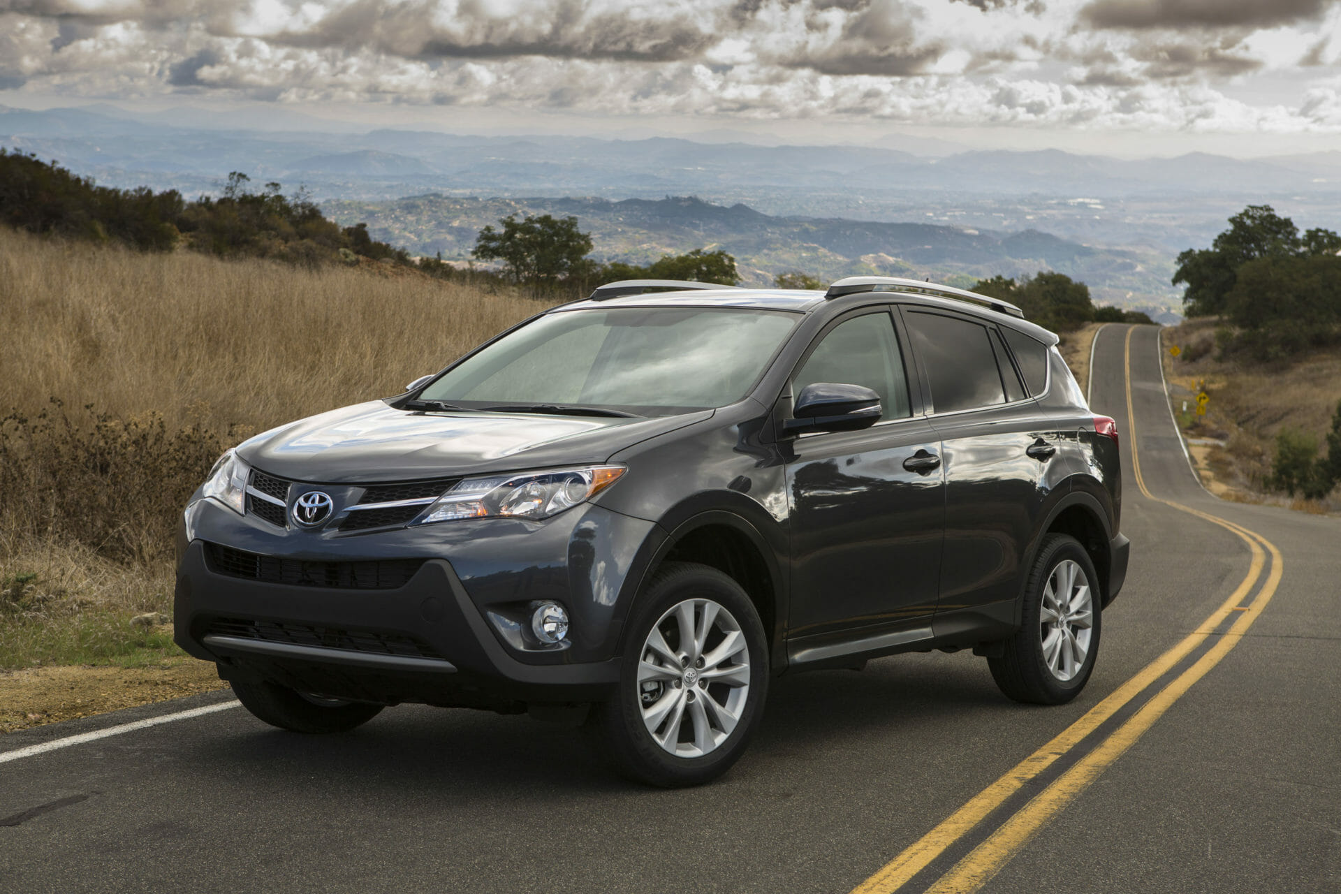 2015 Toyota RAV4 Review: A Long-Lasting and Safe Compact SUV