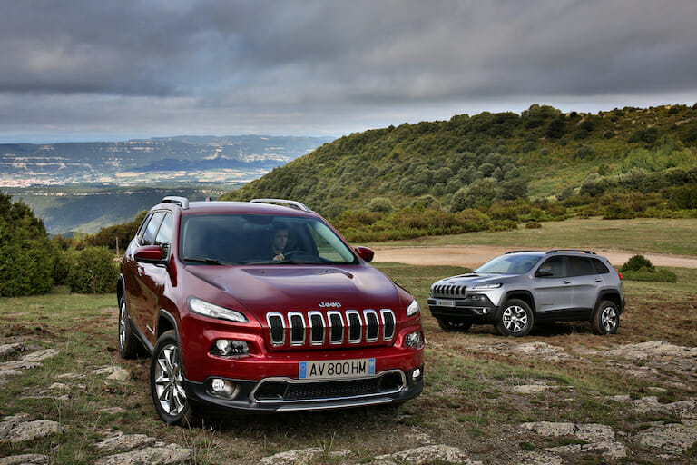 2014 Jeep Cherokee’s Problems and Recalls Cover Powertrain Failures, Cruise Control Malfunctions, and Faulty Airbags