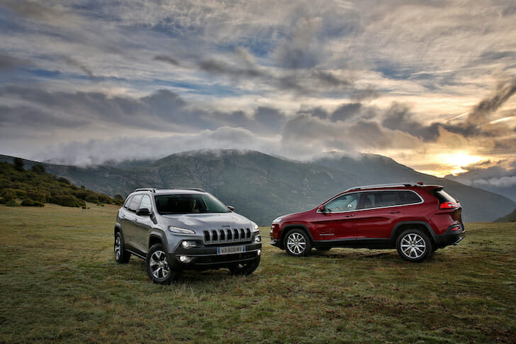2014 Jeep Cherokee’s Two Engine Options Include Fuel-efficient but Sluggish Inline-four, Brawny 3.2L V6