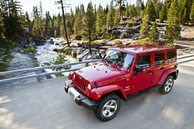 2014 Jeep Wrangler Problems Include Oil Leaks, Assorted Airbag Issues, and  Busted Seat Belts - VehicleHistory