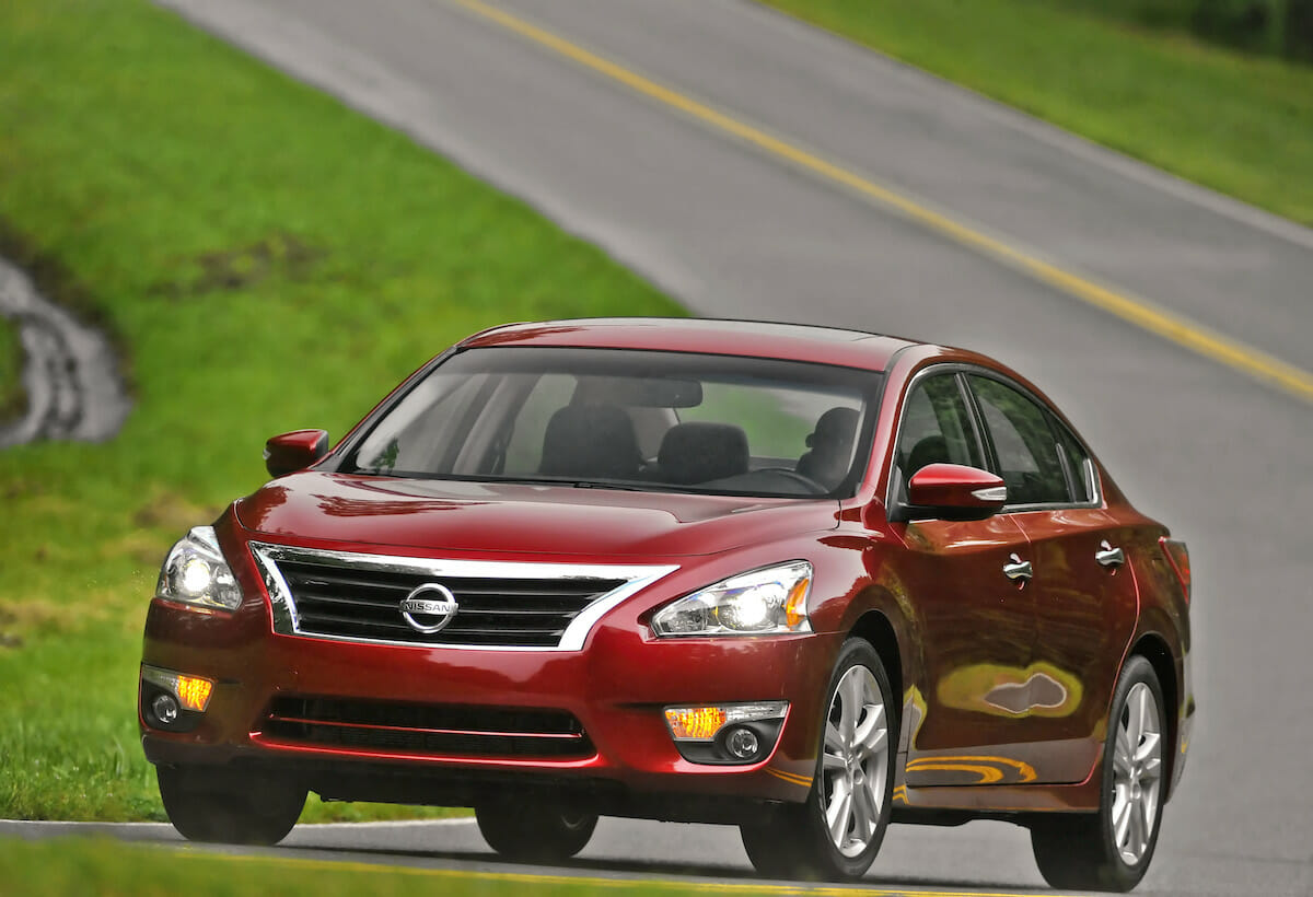 2015 Nissan Altima Review: A Safe Midsize Car With Transmission Problems