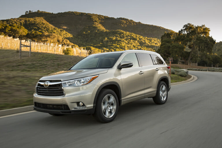 2014 Toyota Highlander’s Engine Choices Offer One Hybrid and Two Gas Options Featuring Optimal Mix of Muscle and Efficiency