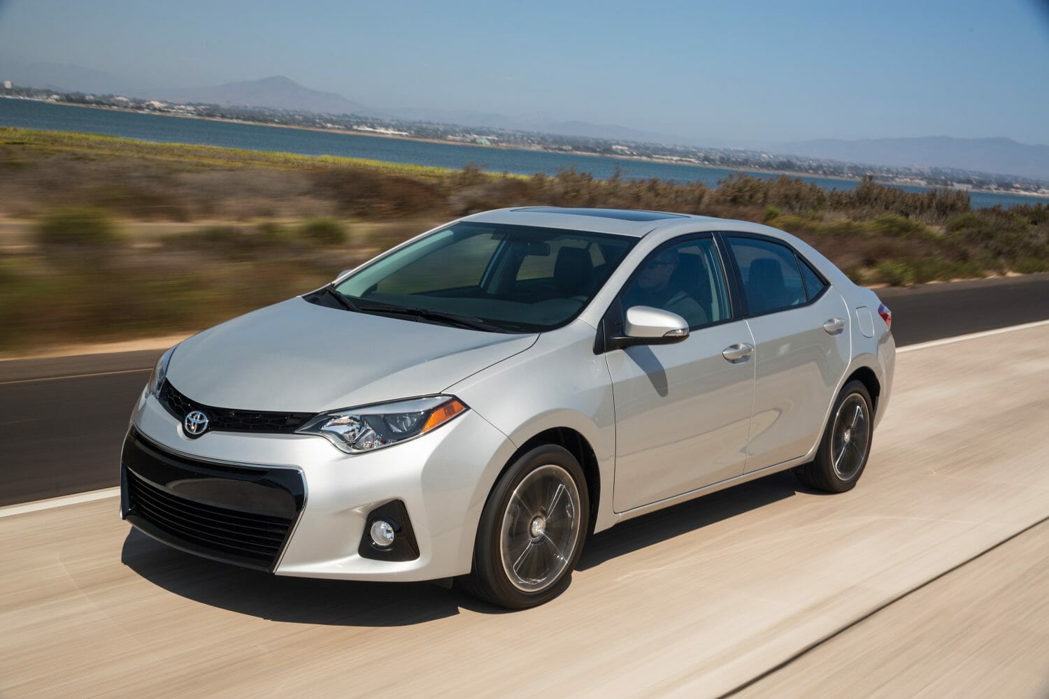 2015 Toyota Corolla Review: A No Nonsense, Fuel Efficient Compact Sedan  Built to Commute - VehicleHistory