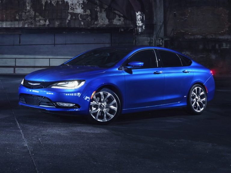 2015 Chrysler 200 Review: Extremely Unreliable &#038; Cramped Midsize Sedan With Transmission Failures