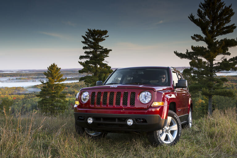 2015 Jeep Patriot Problems Include Steering Fluid Leaks, Engine Stall, Airbag Investigations, and Low Safety Scores