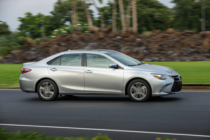 2016 Toyota Camry SE - Photo by Toyota