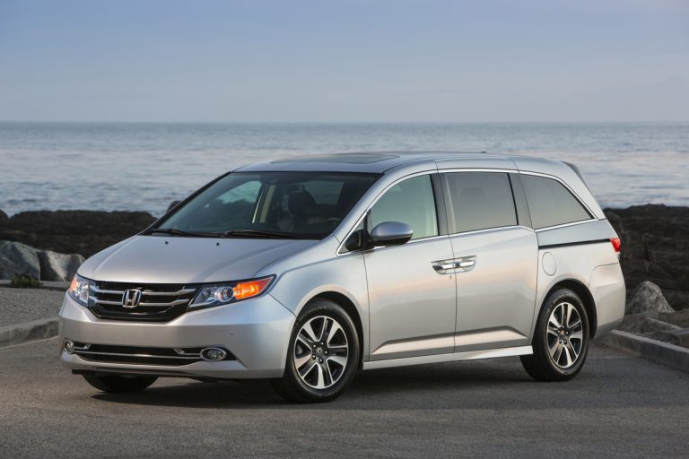 2017 Honda Odyssey Review: Dependable Minivan With Low Ownership Costs As It Ages