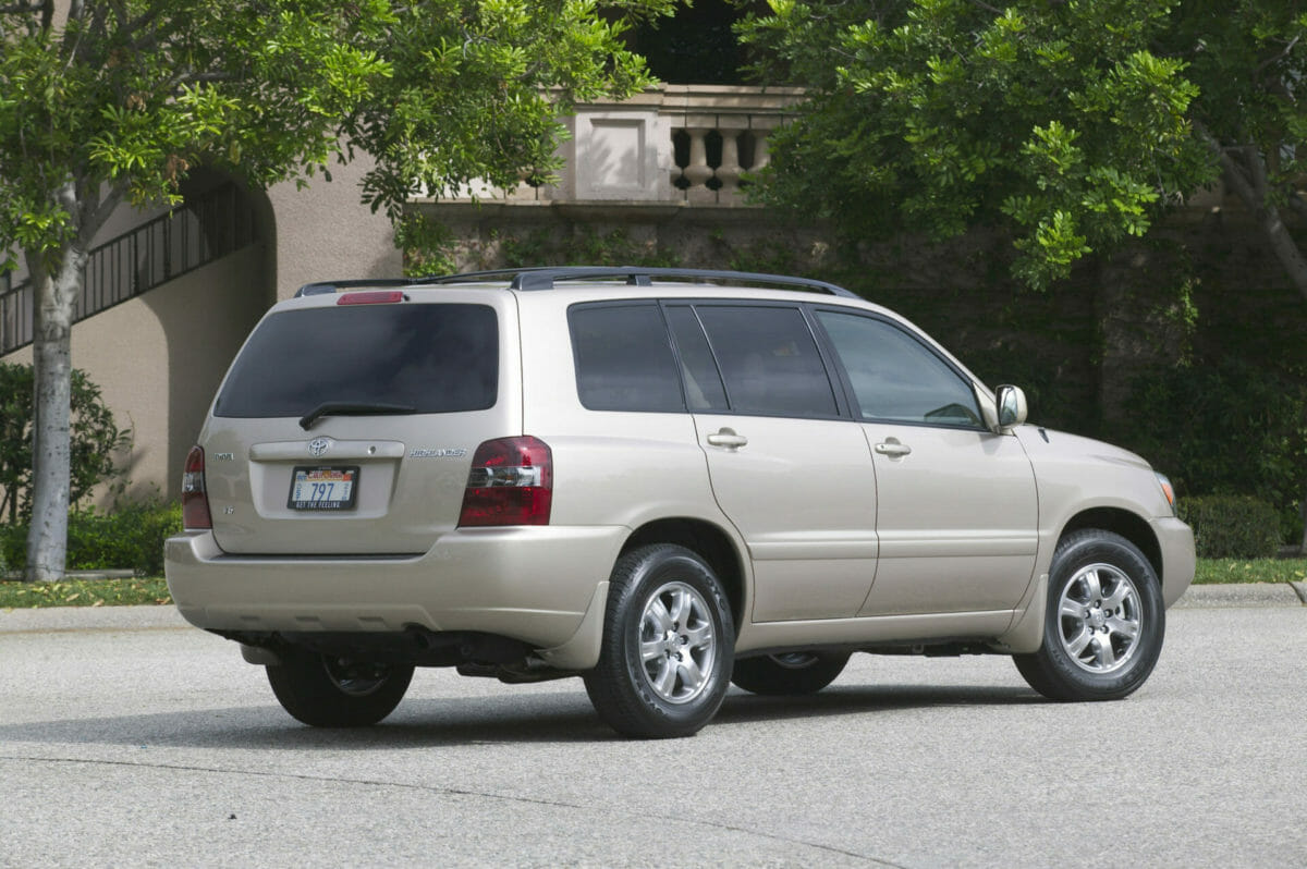 Highlander Years to Avoid: How to Find the Best Model Years - VehicleHistory 2007 Toyota Highlander V6 Awd Towing Capacity