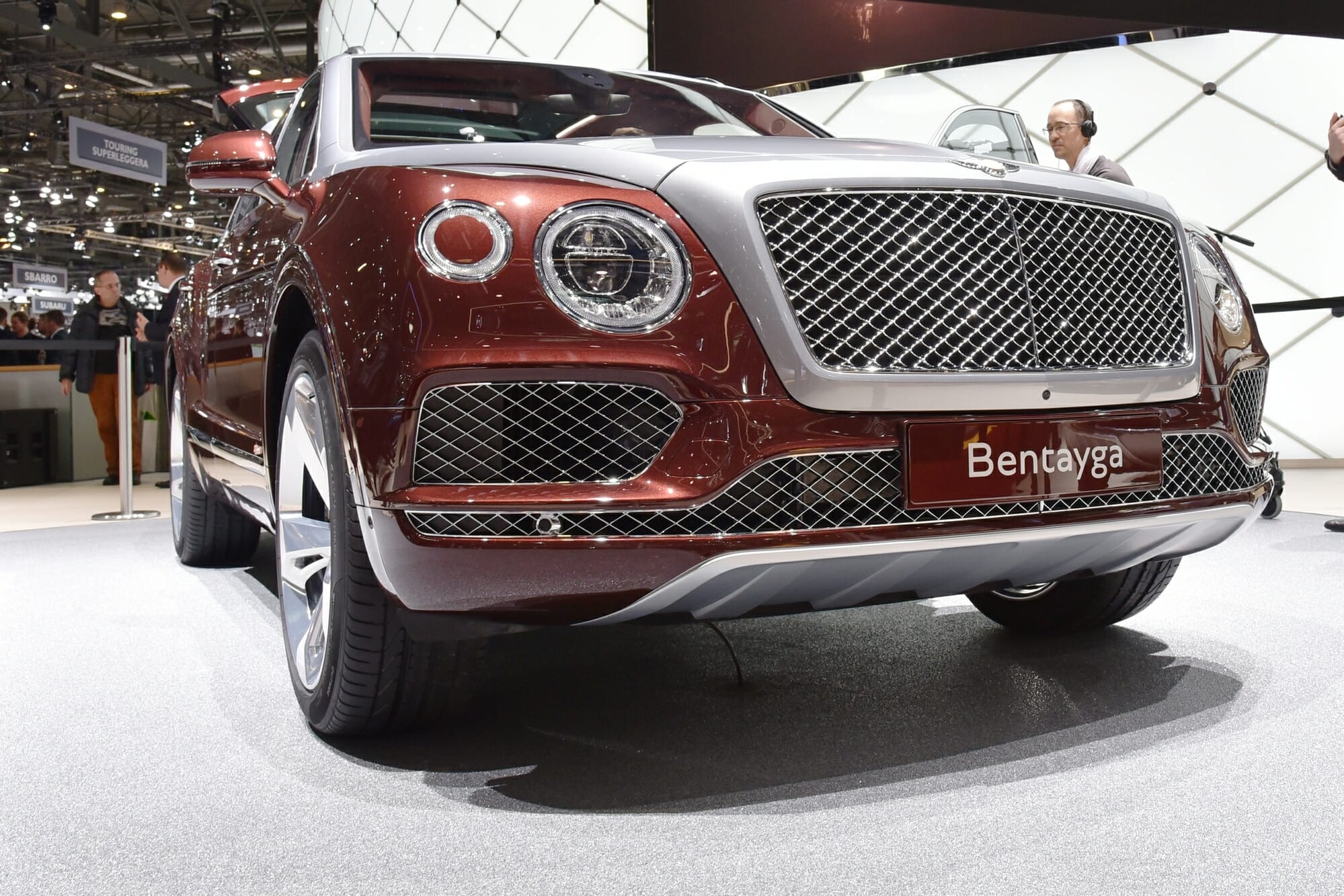 A Closer Look at the 2020 Bentley Bentayga Hybrid Trim