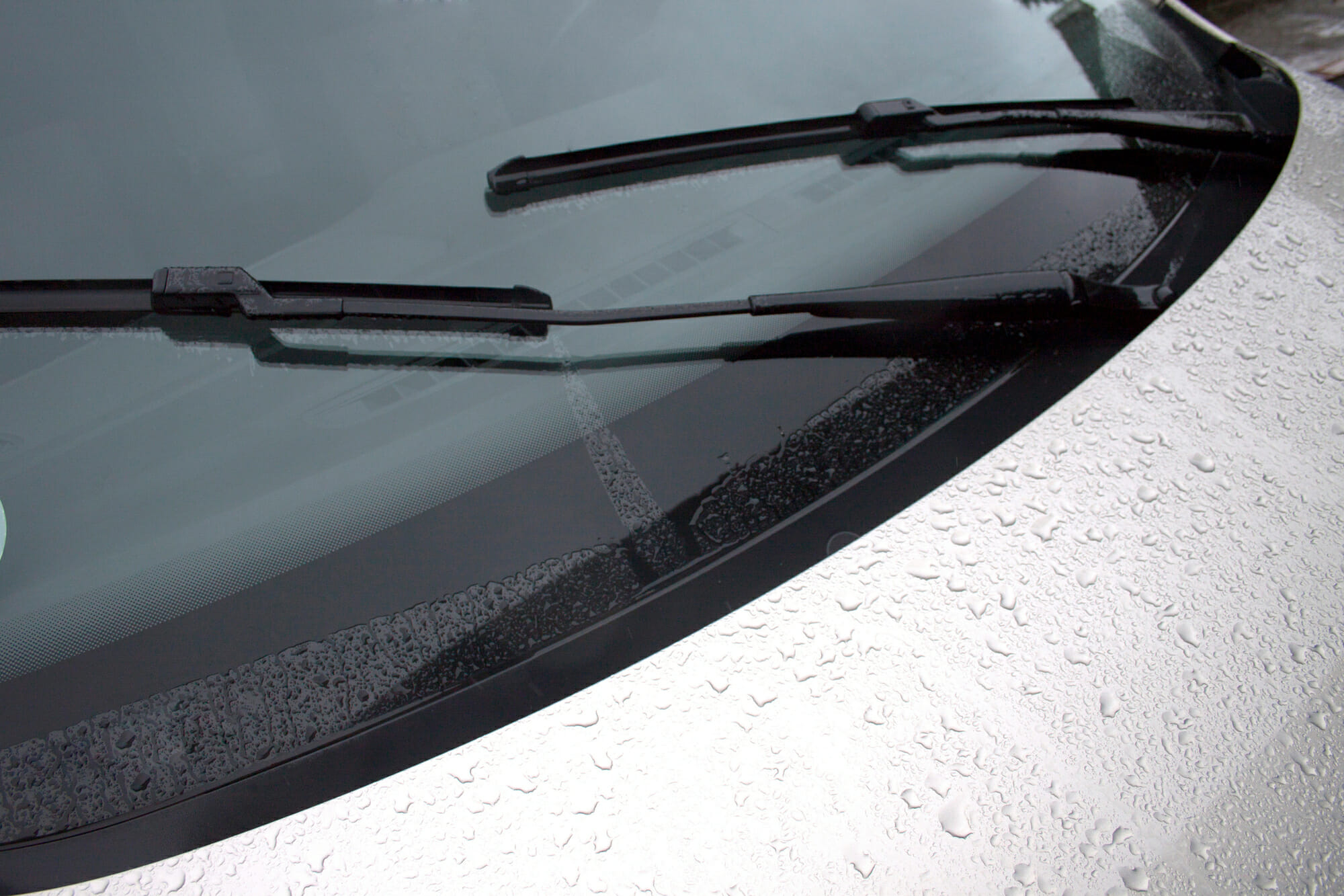 How to Make Windshield Wiper Blades Last in Your Car