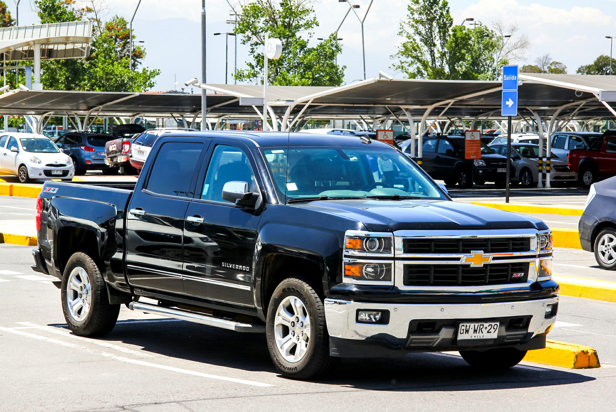 2015 Chevrolet Silverado Review: A Capable Full-Size Truck with a Luxurious Interior