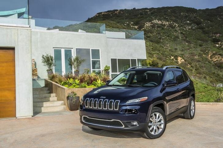 2016 Jeep Cherokee Review: A Comfortable SUV Offering Luxury For its Price