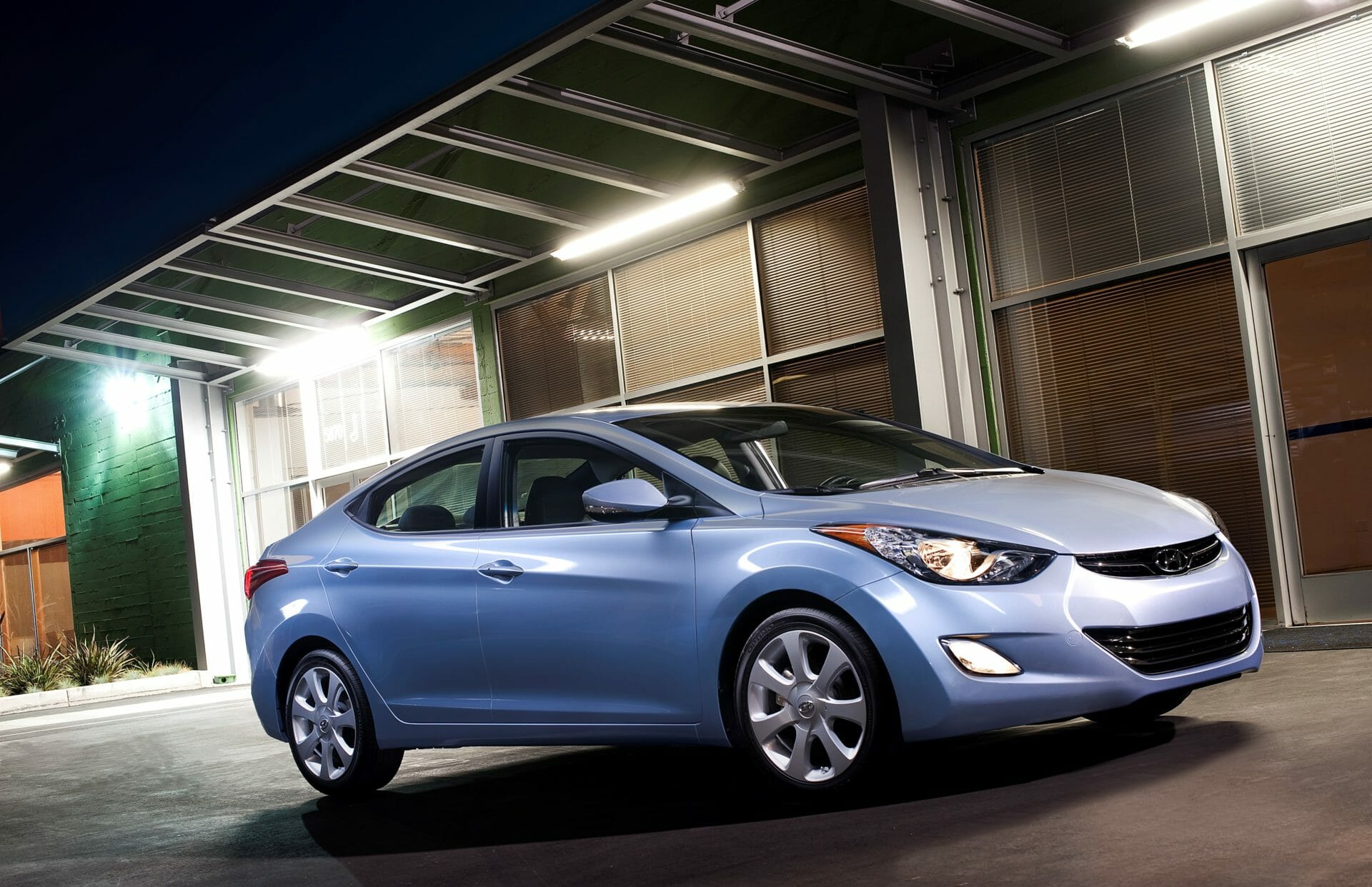 2011 Hyundai Elantra Review: A Redesigned Compact Daily Driver With Good Technology