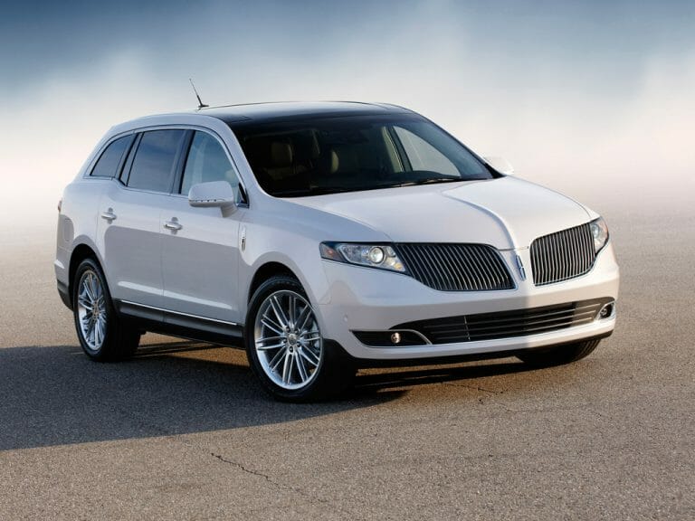 2014 Lincoln MKT- photo by Lincoln
